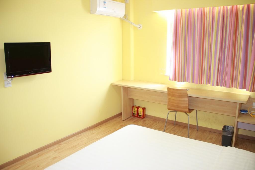 7Days Inn Foshan Dongfang Square Walmart Ngoại thất bức ảnh